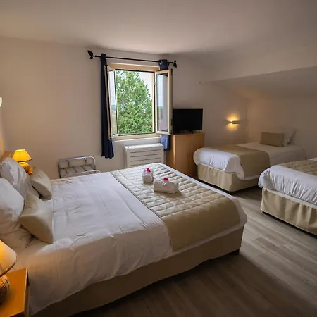 Logis Des Cretes De Pignols 2*