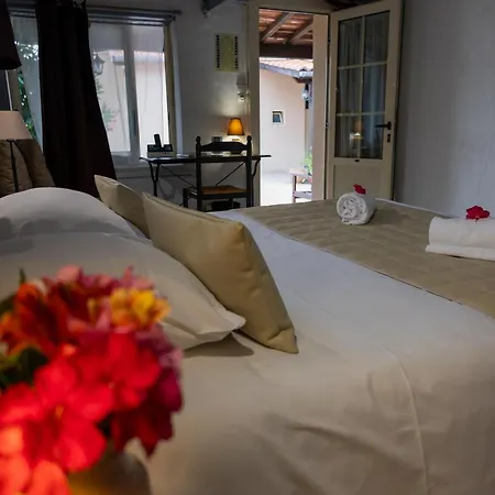 Logis Des Cretes De Pignols Hotel