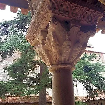 Logis Des Cretes De Pignols Hotel