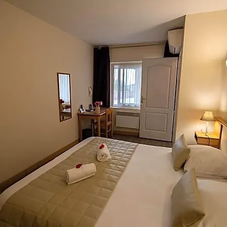 Logis Des Cretes De Pignols Hotel