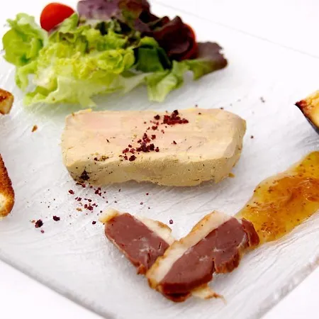Logis Des Cretes De Pignols 2* モアサック