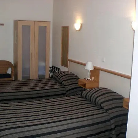 Logis Des Cretes De Pignols Hotel