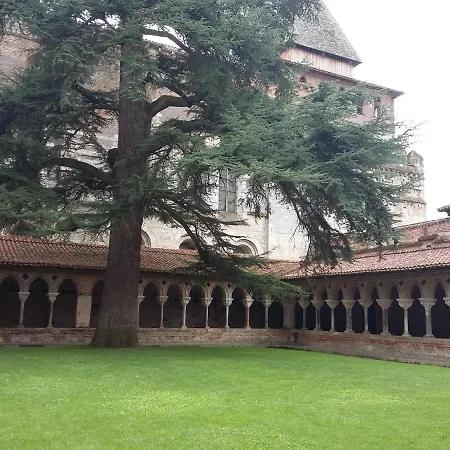 Logis Des Cretes De Pignols 2*