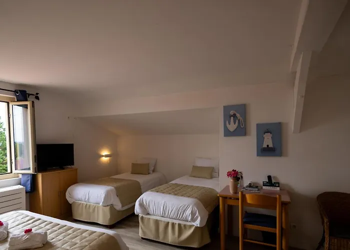 Logis Des Cretes De Pignols 2*