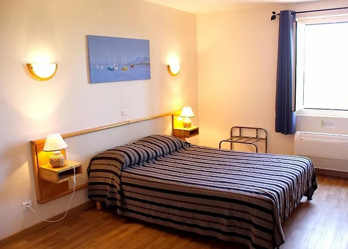 Hotel Logis Des Cretes De Pignols 2*