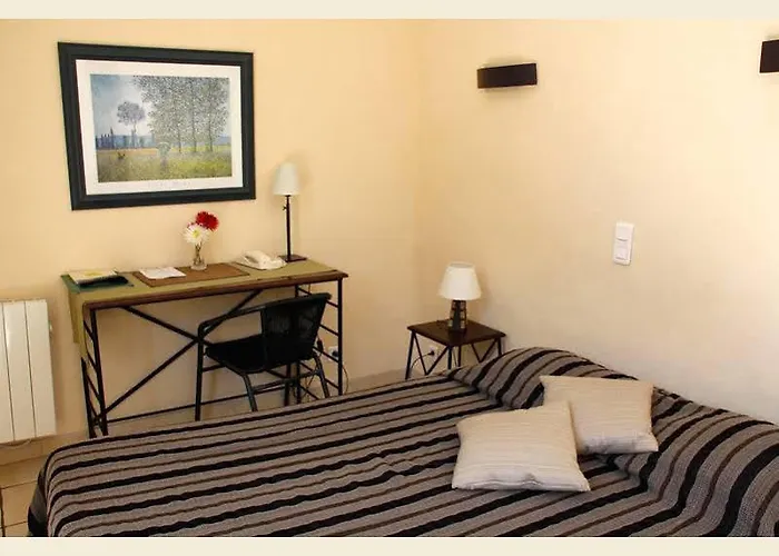 Logis Des Cretes De Pignols Hotel 2*