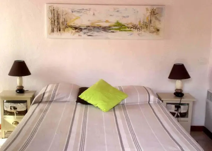 Logis Des Cretes De Pignols 2*