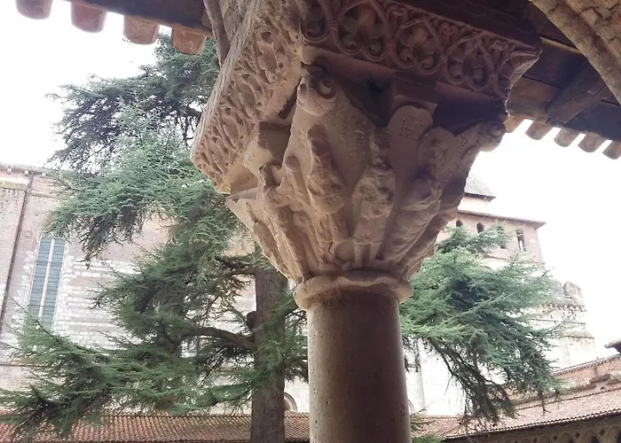 Logis Des Cretes De Pignols Hotel